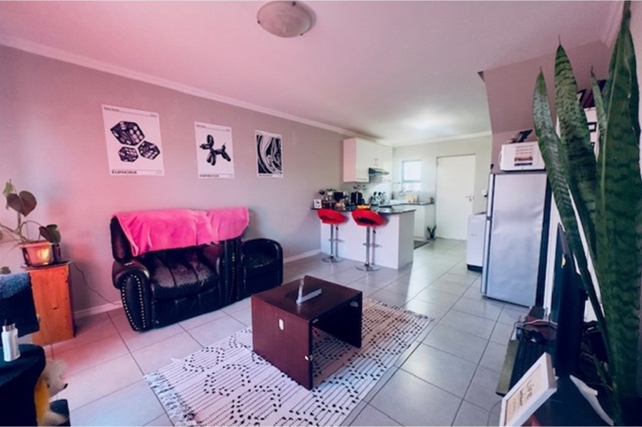 2 Bedroom Property for Sale in Zonnendal Western Cape